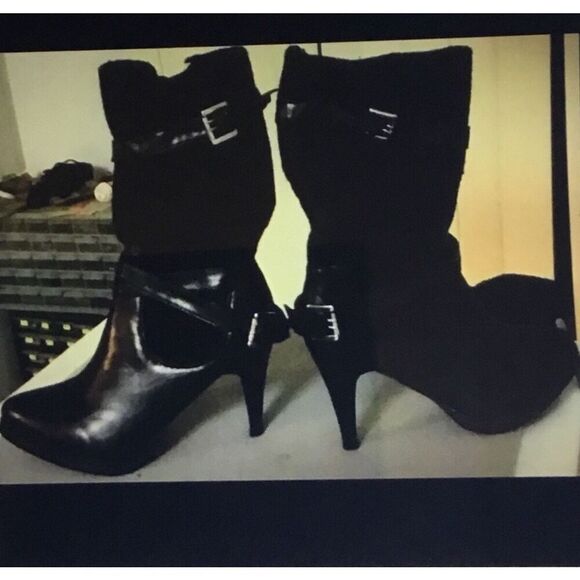 NWT Black Faux Leather Sweater Mid Calf Boots Sz 8.5M - Picture 1 of 2